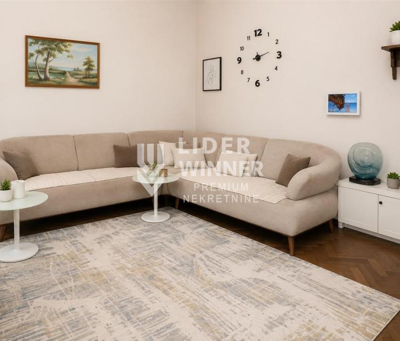 Salonski četvorosoban stan, 110m2, kod Kliničkog centra ID#132490.