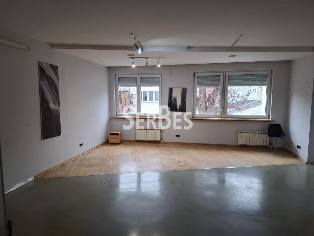 211001746-12-20260223133417 Lokal za izdavanje, Bulevar Oslobođenja, Novi Sad, 254m², 2.000 €/mes