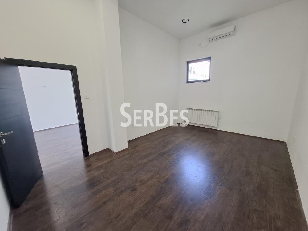 211001761-12-20260326122144 Lokal za izdavanje, Centar, Novi Sad, 128m², 1.400 €/mes
