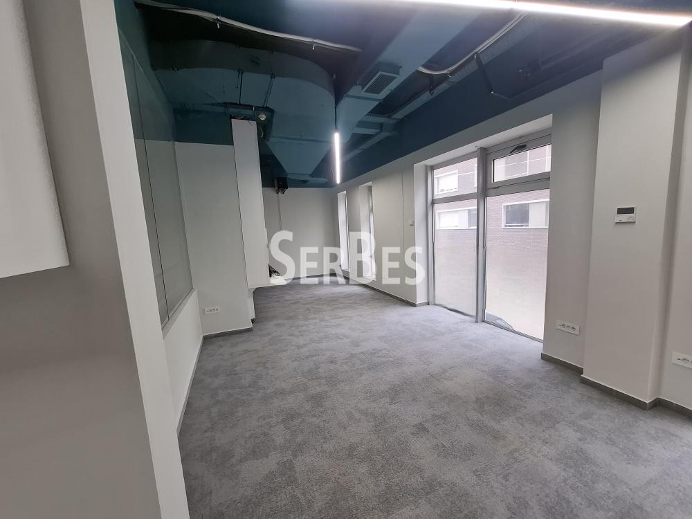 211001765-7-20260416185927 Lokal za izdavanje, Bulevar Oslobođenja, Novi Sad, 131m², 1.572 €/mes