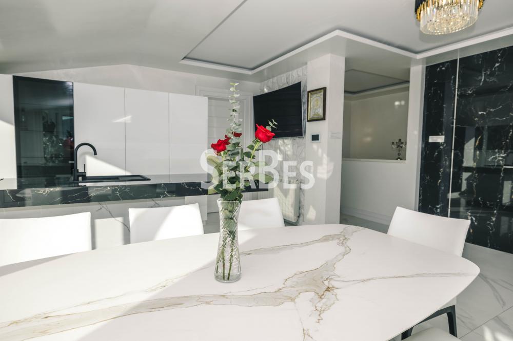 Stan Izdavanje Novi Sad  360 m2