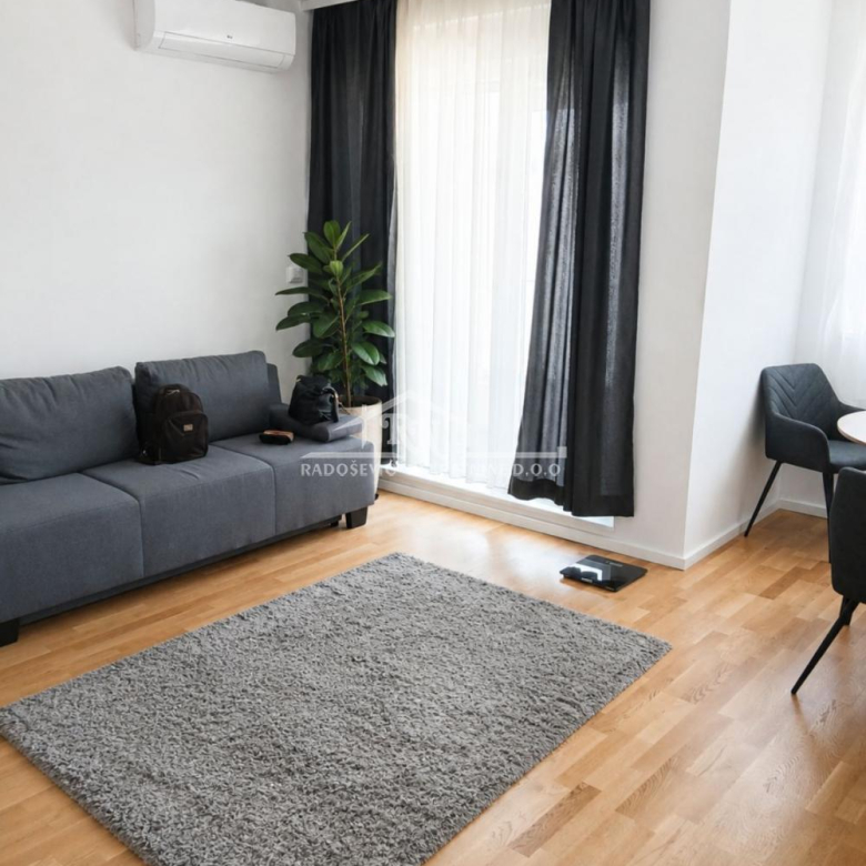 Batajnica, Braće Mihajlović Tripić,  45m2 ID#1660.