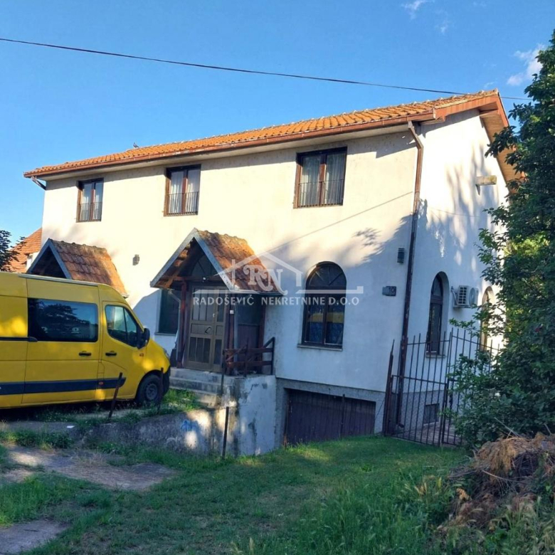 Obrenovac, Rojkovac, Kralja Milutina, 366m2 (dve kuće na placu) ID#1662.