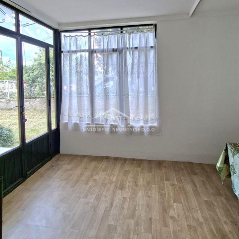Kuća Prodaja Smederevska Palanka  265 m2