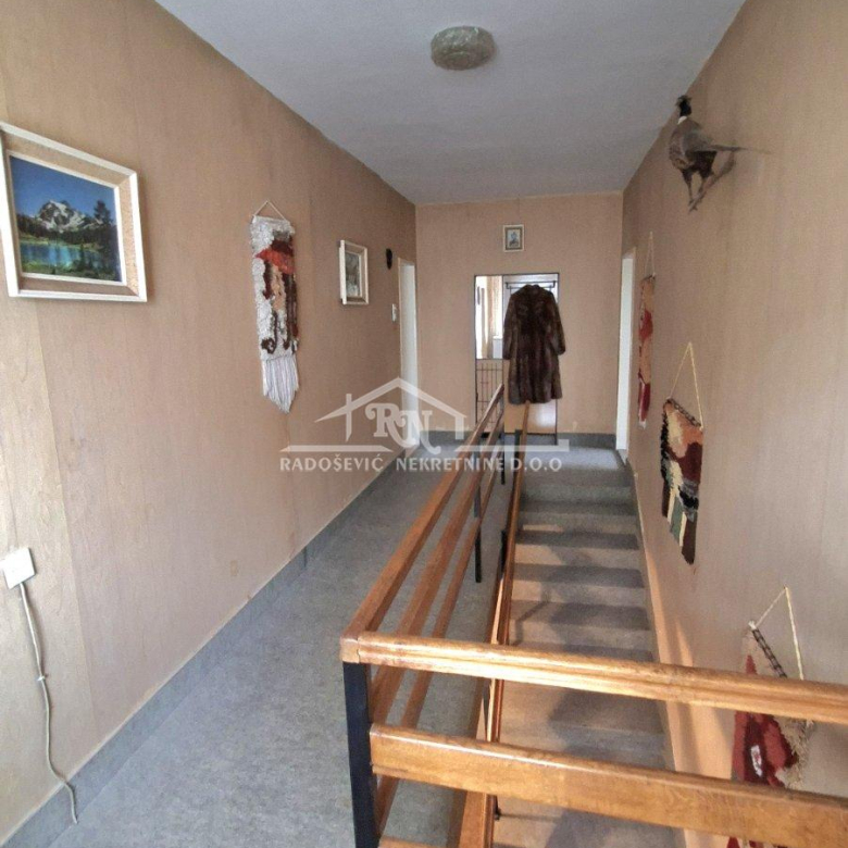 Kuća Prodaja Smederevska Palanka  265 m2