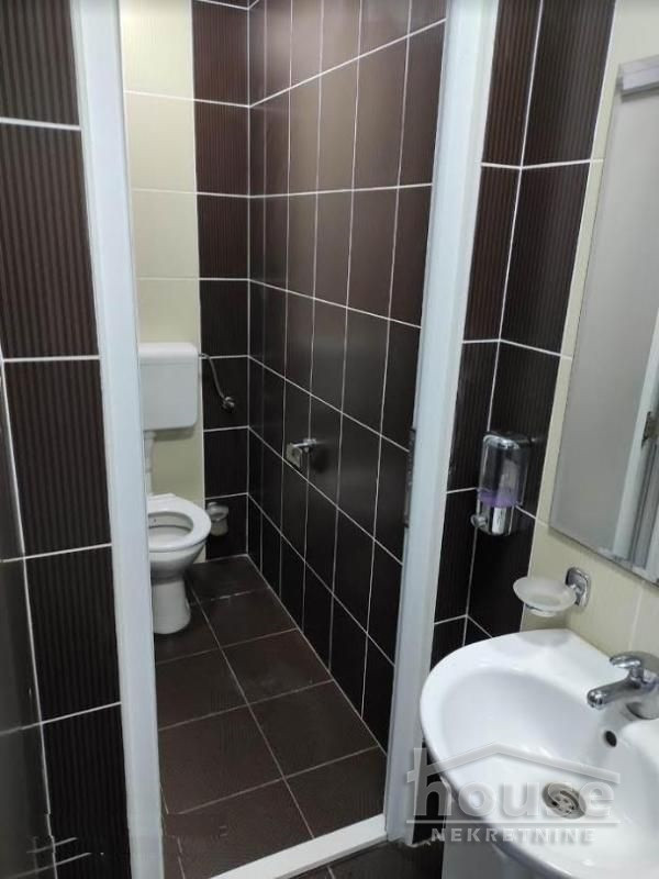 Lokal na prodaju, Centar, Bački Petrovac, 1800m², 772.500 €