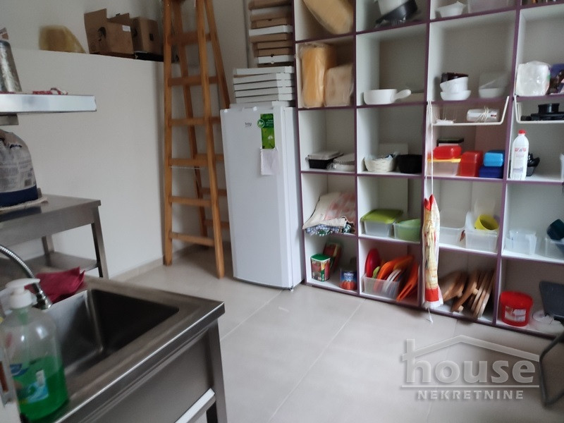 9-8 Lokal na prodaju, Centar, Sremski Karlovci, 250m², 257.500 €