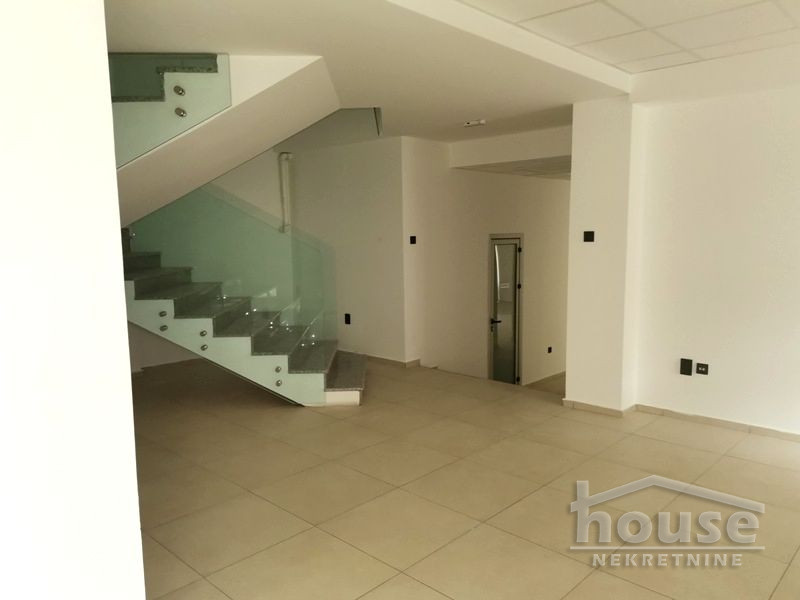 Lokal Izdavanje Novi Sad  369 m2