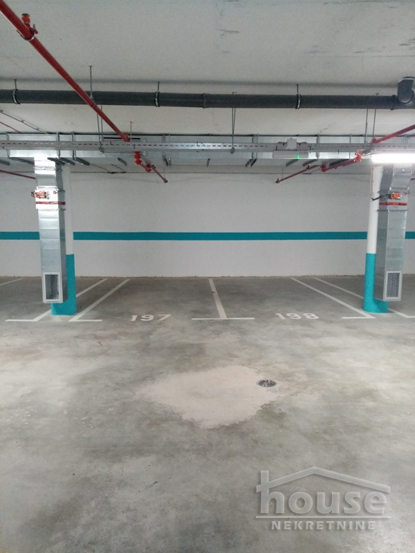 Garaža Izdavanje Novi Sad  12 m2