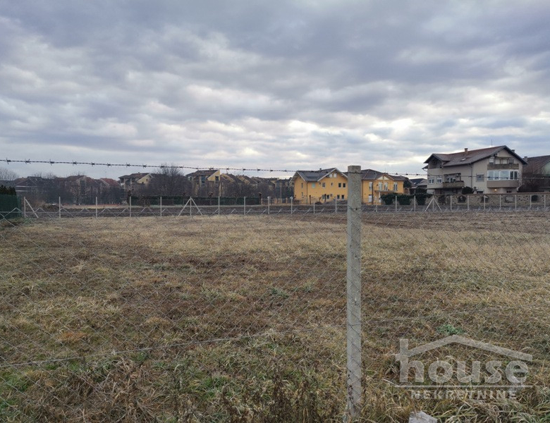 Plac Prodaja Novi Sad  704 m2
