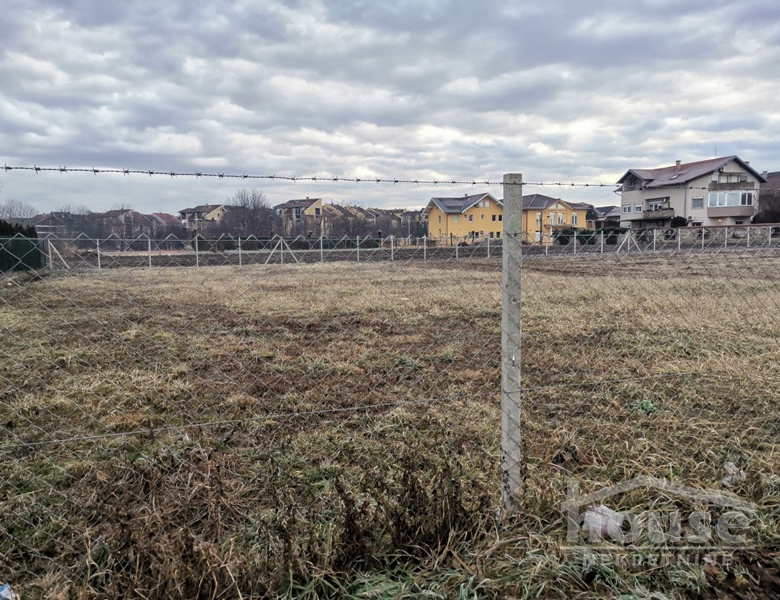 Plac Prodaja Novi Sad  704 m2