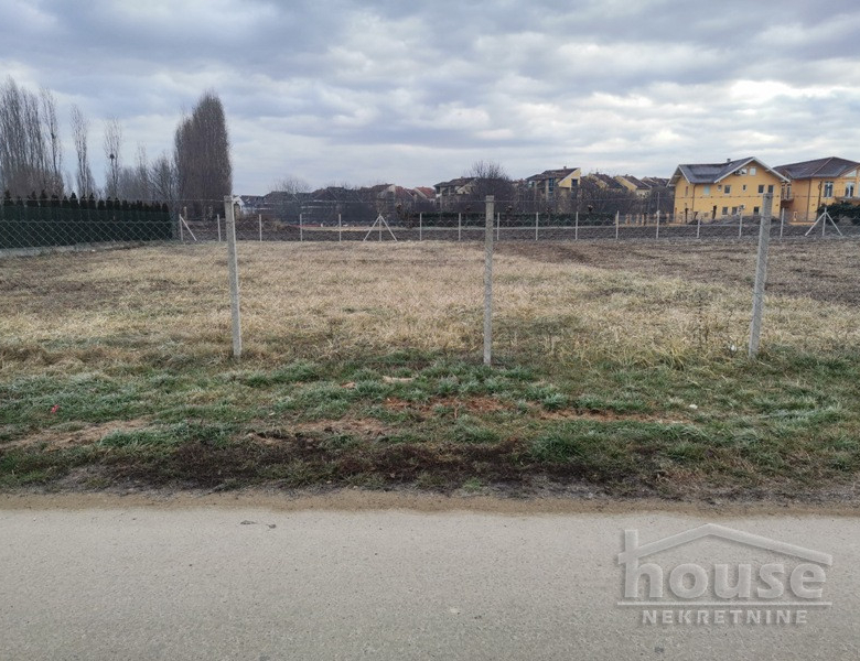 Plac Prodaja Novi Sad  704 m2