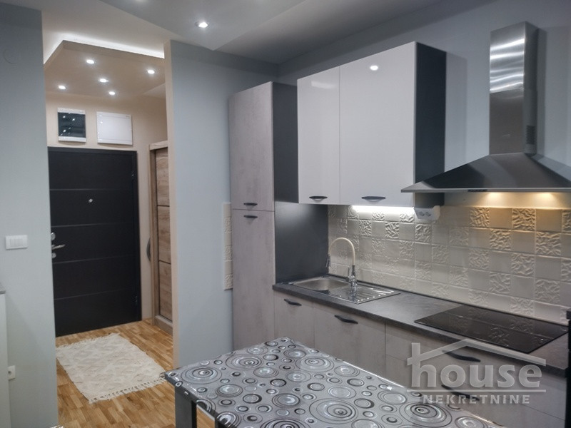 Stan Izdavanje Novi Sad  25 m2