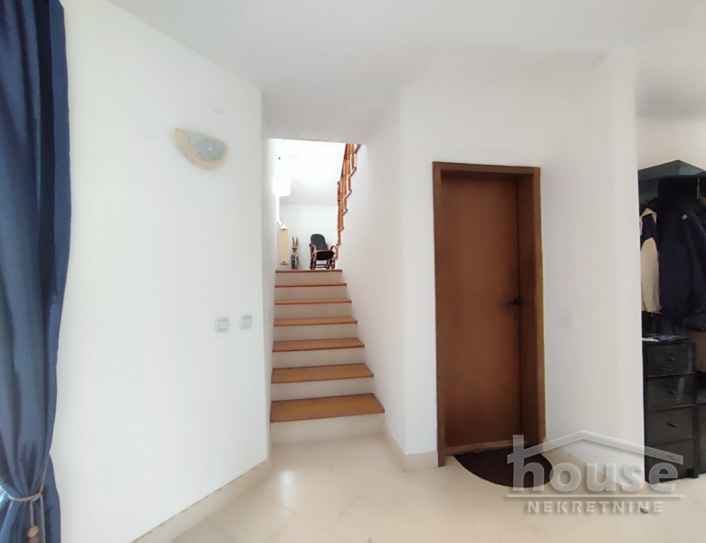 Kuća Prodaja Novi Sad  250 m2