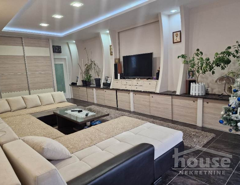 Kuća Prodaja Novi Sad  250 m2