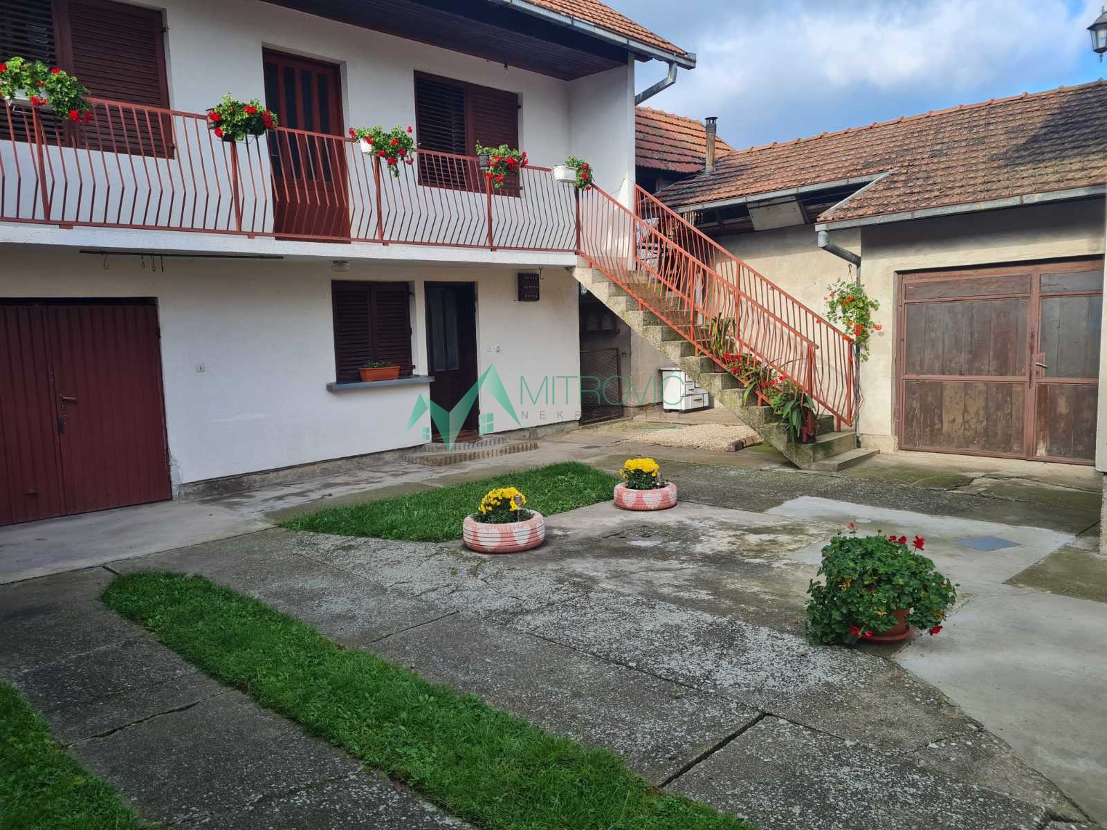 IMG-d3b01f6d6180a3b233994990fdb7bd22-V Kuća na prodaju, Crvenka, Kula, 260m², 98.000 €