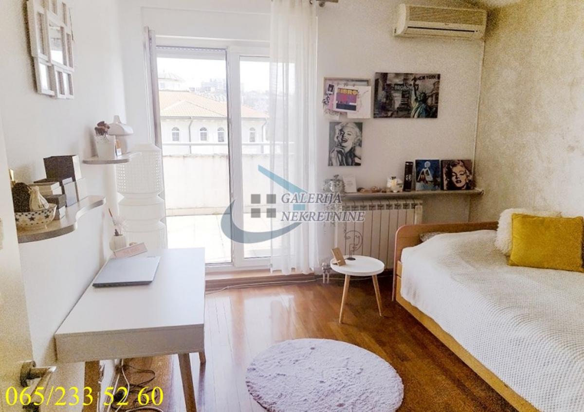 Četvorosoban stan na prodaju, Dedinje, Beograd, 142m², 1. sprat, 380.000 €