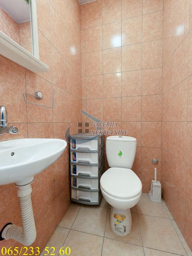 Kuća na prodaju, Centar, Inđija, 190m², 190.000 €