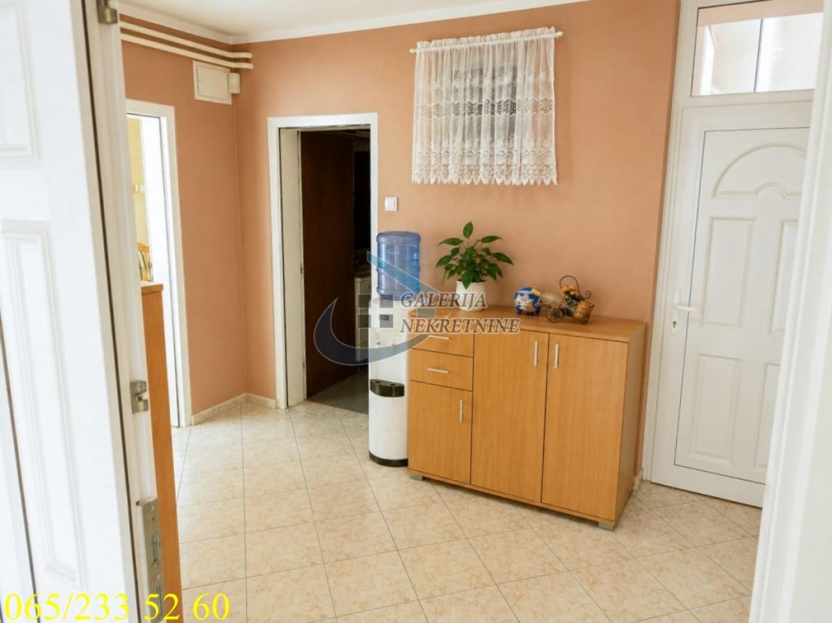 Kuća na prodaju, Centar, Inđija, 190m², 190.000 €