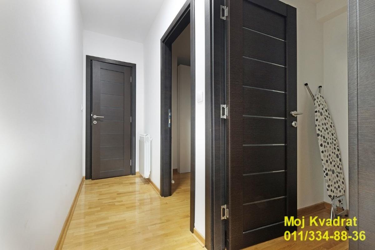 Trosoban stan na prodaju, Slavujev Venac, Beograd, 87m², 261.000 €