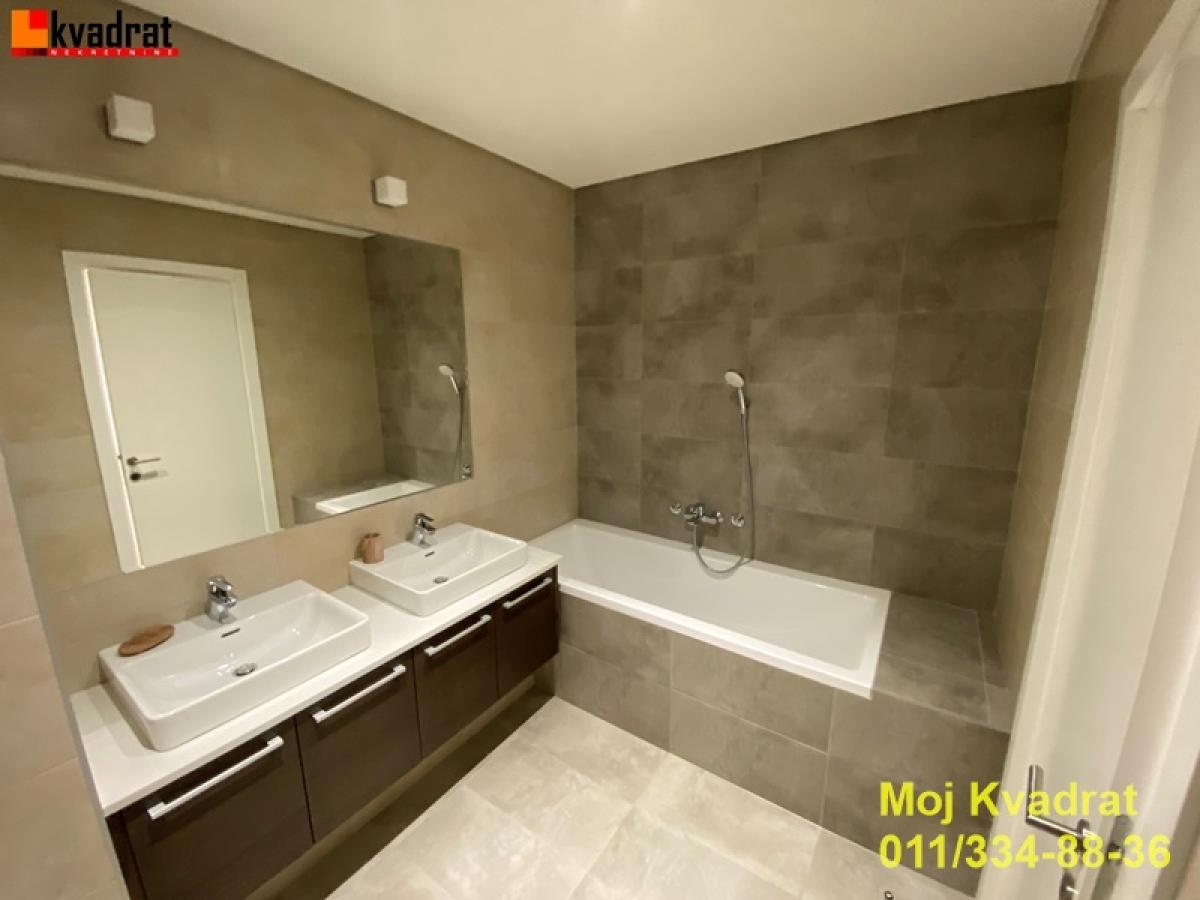 Četvorosoban stan na prodaju, Beograd na Vodi, Beograd, 117m², 6. sprat, 950.000 €