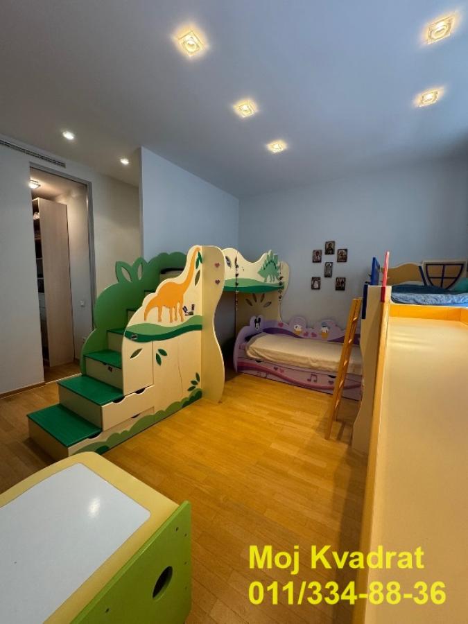 Trosoban stan za izdavanje, Vukov Spomenik, Beograd, 131m², 1.990 €/mes