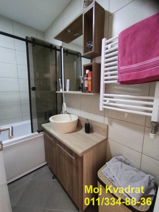 Troiposoban stan na prodaju, Karaburma, Beograd, 74m², 300.000 €