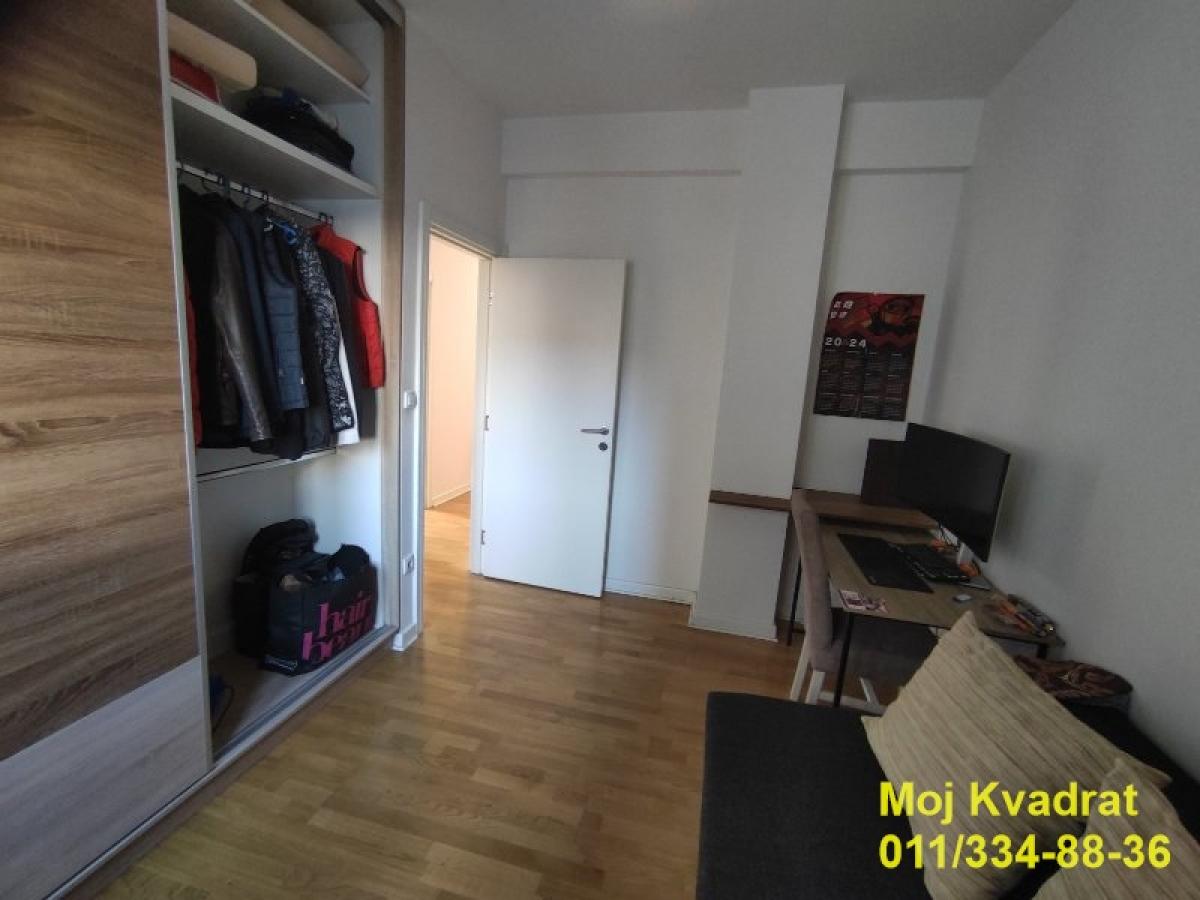 Troiposoban stan na prodaju, Karaburma, Beograd, 74m², 300.000 €