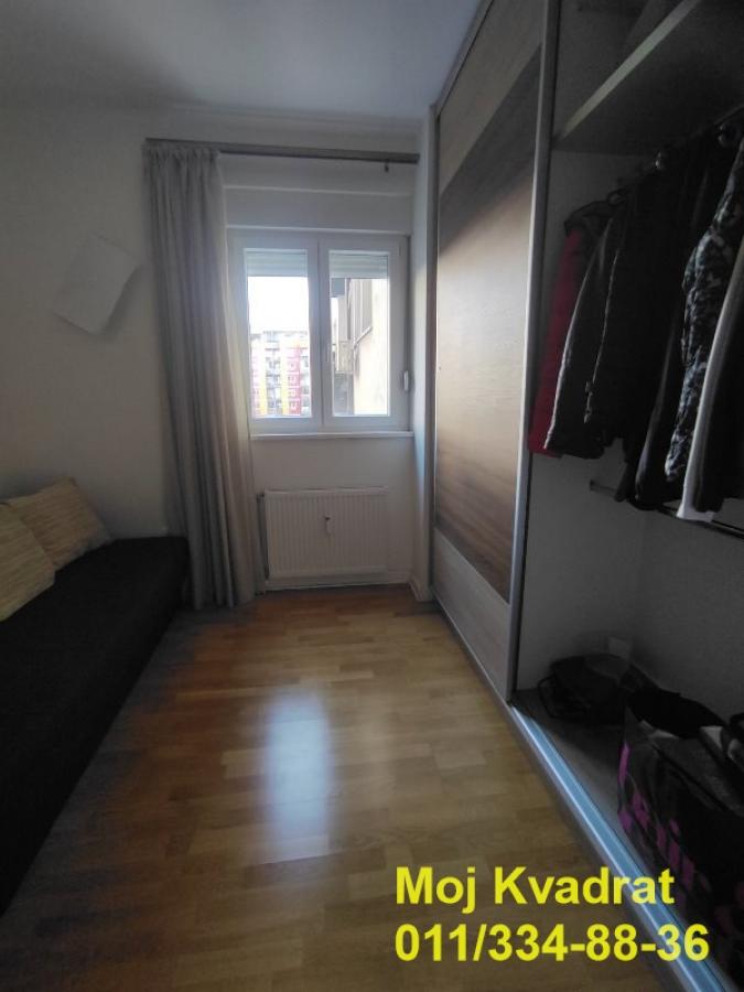 Troiposoban stan na prodaju, Karaburma, Beograd, 74m², 300.000 €