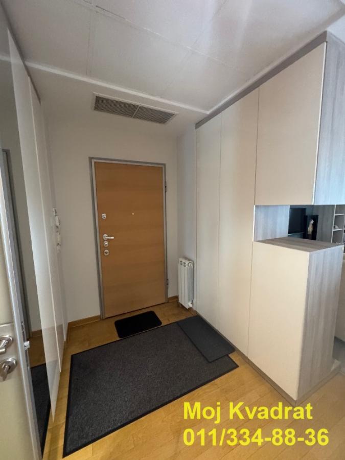 Trosoban stan za izdavanje, Vukov Spomenik, Beograd, 131m², 1.990 €/mes