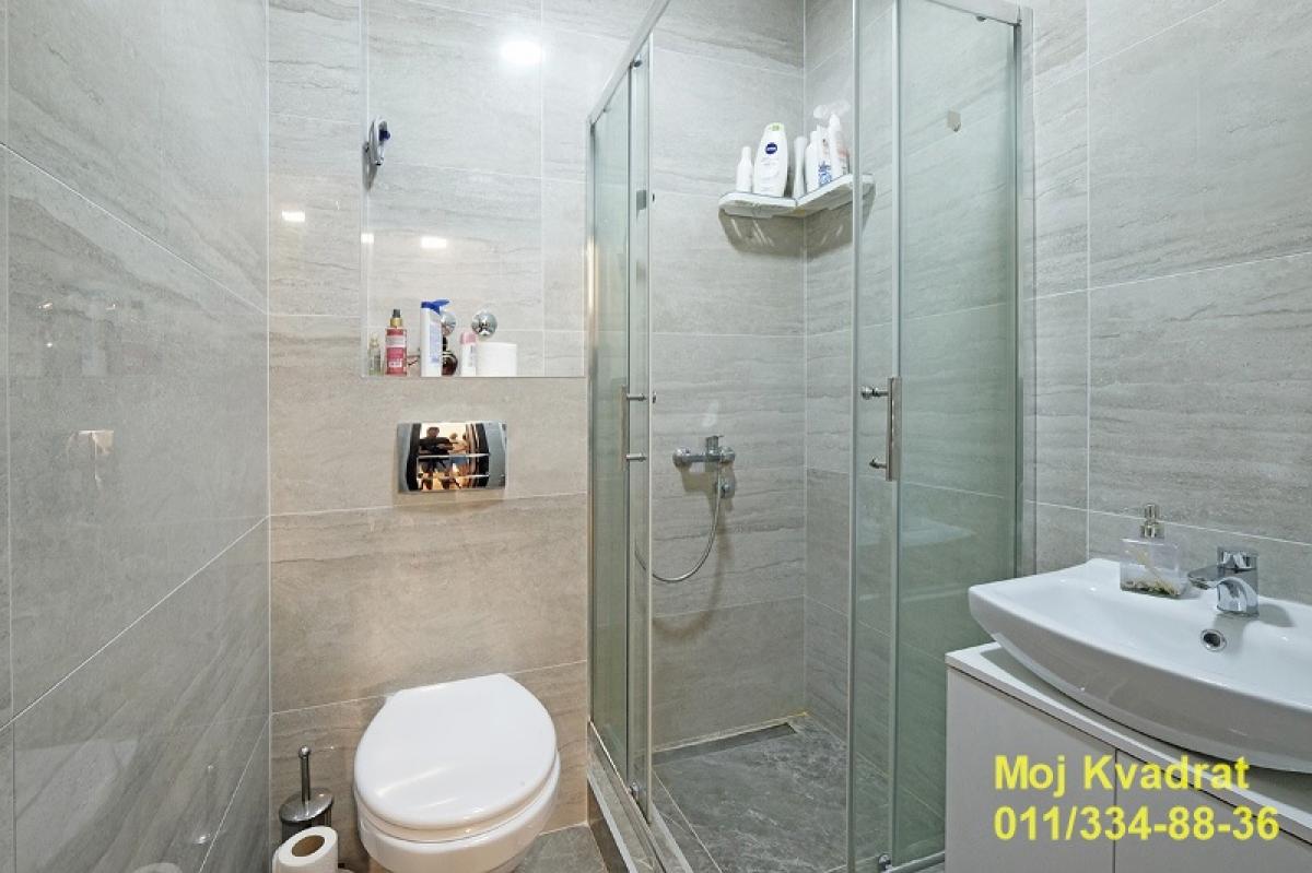Trosoban stan na prodaju, Slavujev Venac, Beograd, 87m², 261.000 €