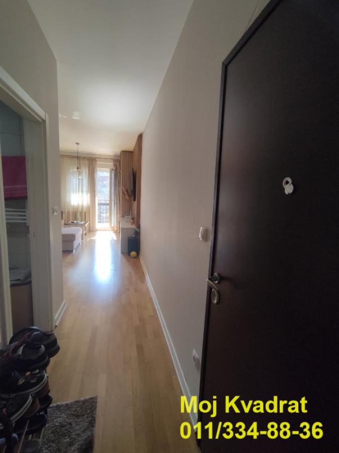 Troiposoban stan na prodaju, Karaburma, Beograd, 74m², 300.000 €