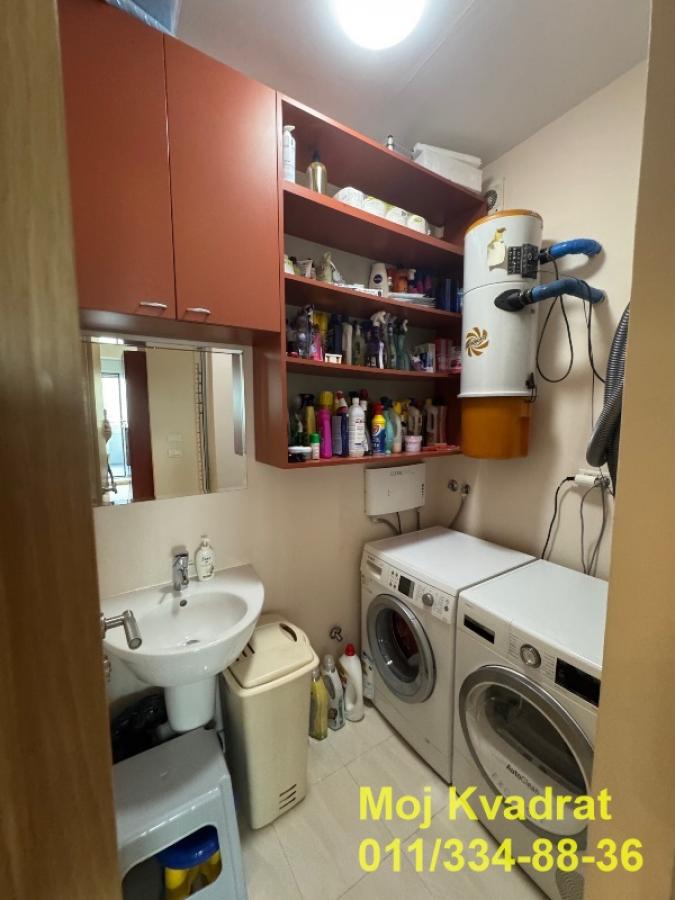Trosoban stan za izdavanje, Vukov Spomenik, Beograd, 131m², 1.990 €/mes