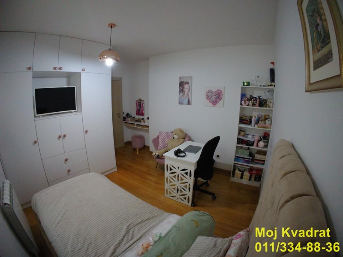 Četvorosoban stan na prodaju, Voždovačka Crkva, Beograd, 103m², 3. sprat, 520.000 €