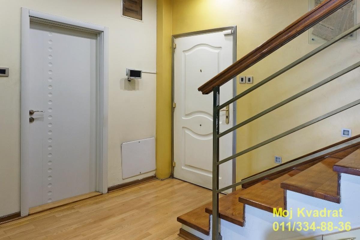 Četvorosoban stan na prodaju, Dedinje, Beograd, 142m², 1. sprat, 380.000 €