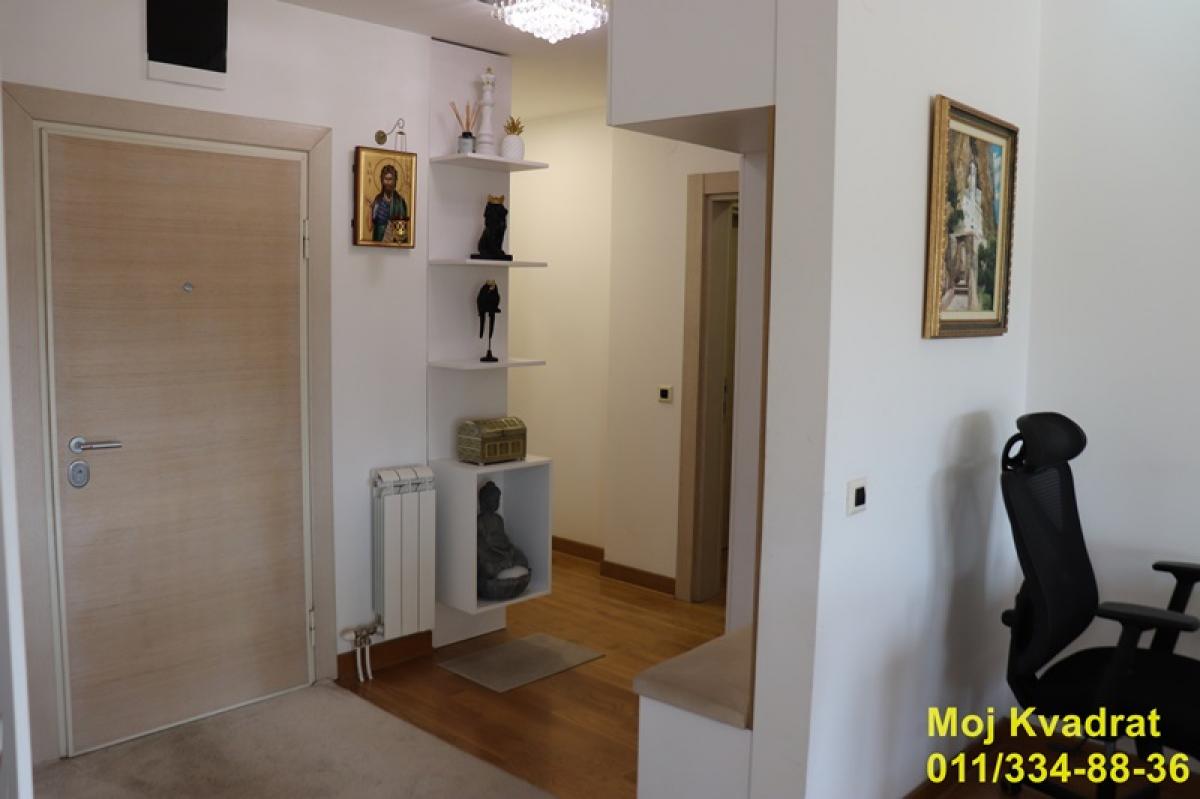 Četvorosoban stan na prodaju, Voždovačka Crkva, Beograd, 103m², 3. sprat, 520.000 €