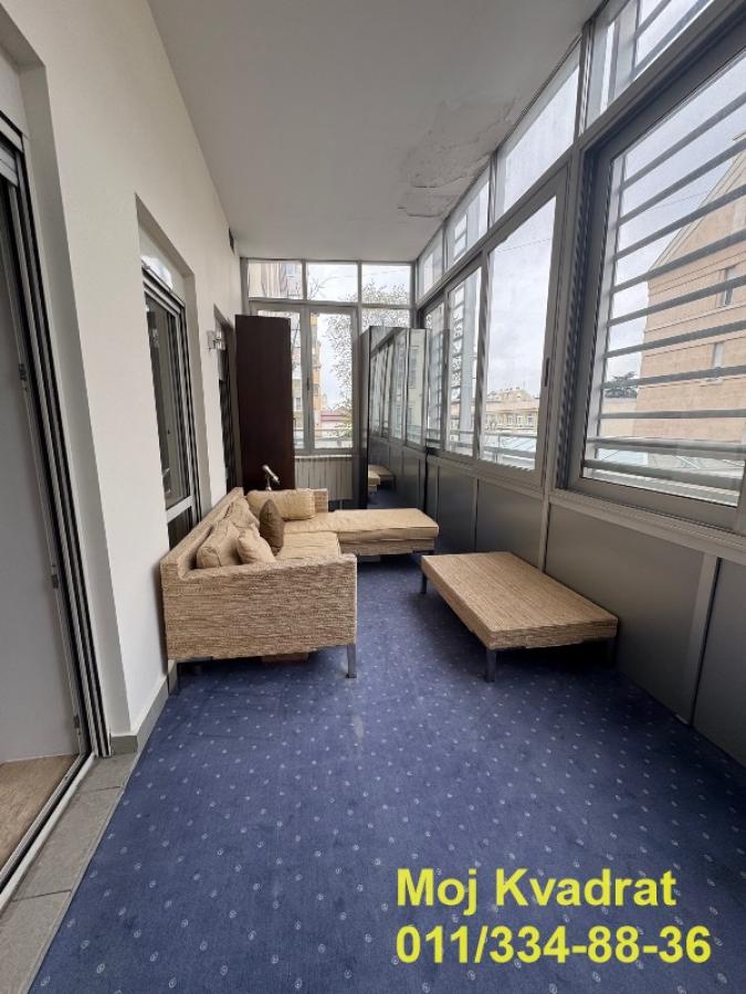 Trosoban stan za izdavanje, Vukov Spomenik, Beograd, 131m², 1.990 €/mes