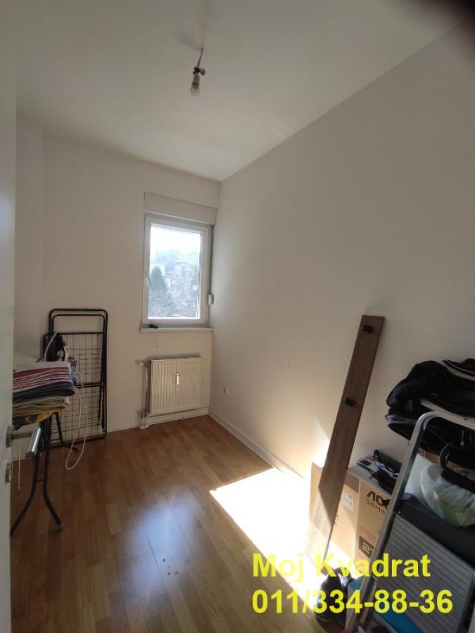 Troiposoban stan na prodaju, Karaburma, Beograd, 74m², 300.000 €