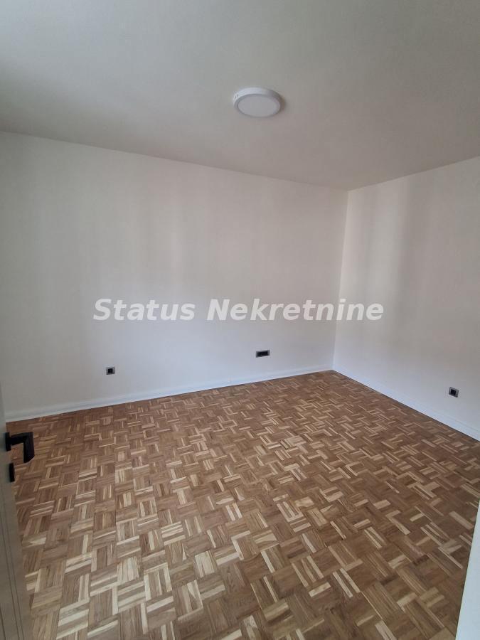 Dvosoban stan na prodaju, Cara Dušana, Novi Sad, 64m², 187.900 €