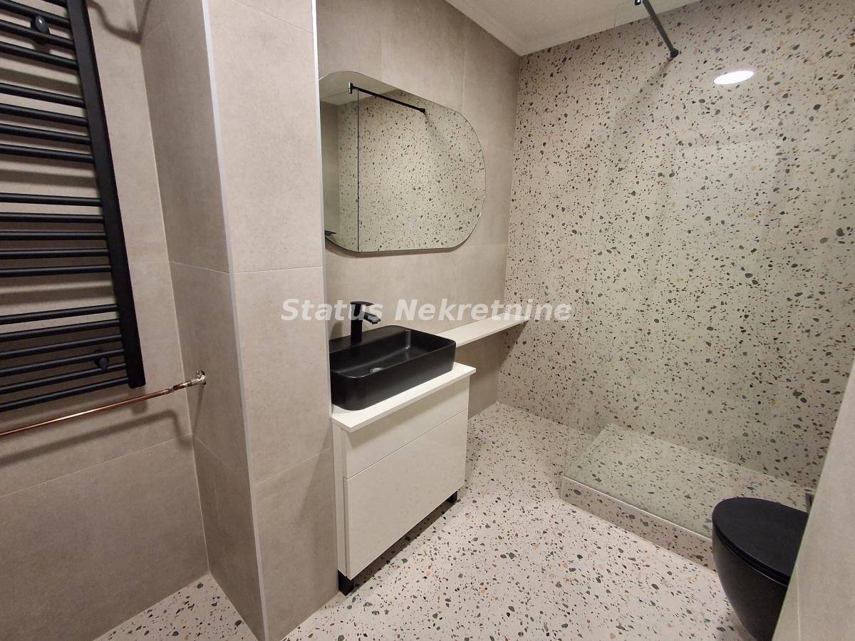 Dvosoban stan na prodaju, Cara Dušana, Novi Sad, 64m², 187.900 €