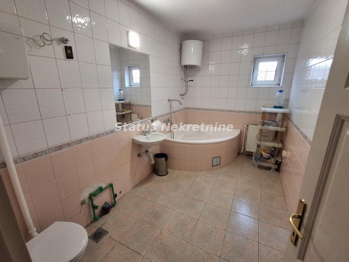 actionimagesite31agencystatusimgg4586jaky5-20260220-132542-resize Petosoban stan za izdavanje, Centar, Novi Sad, 170m², 1.000 €/mes