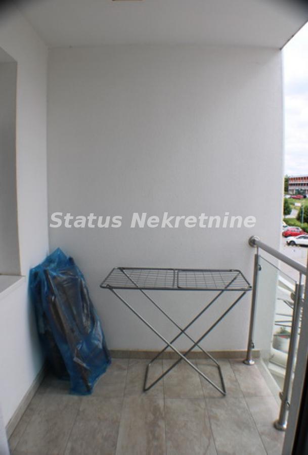 Jednoiposoban stan na prodaju, Sremska Kamenica, Novi Sad, 50m², 2. sprat, 154.500 €