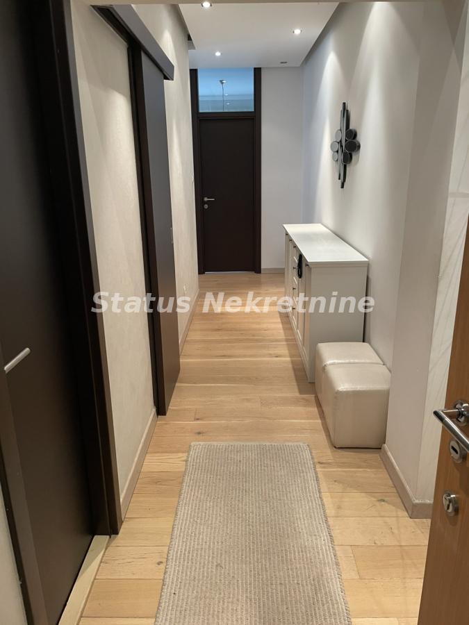 Trosoban stan na prodaju, Liman 3, Novi Sad, 105m², 2. sprat, 432.600 €