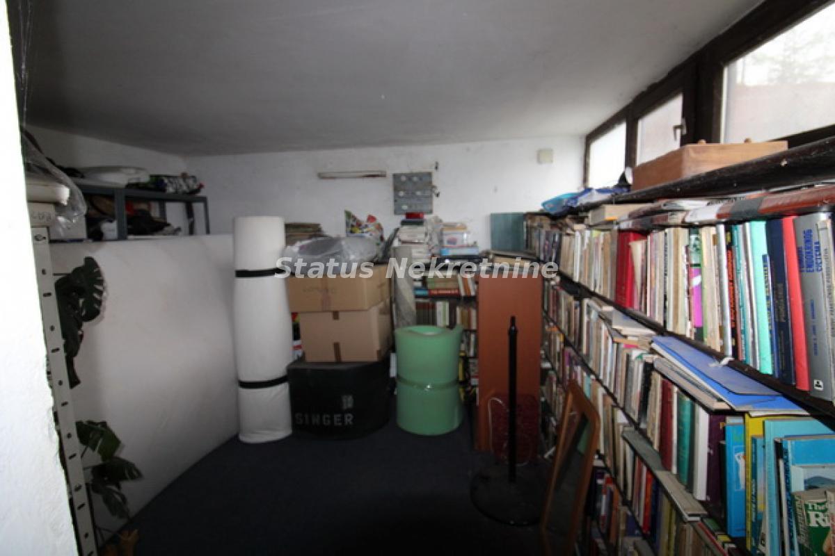 Kuća na prodaju, Čenej, Novi Sad, 330m², 362.000 €