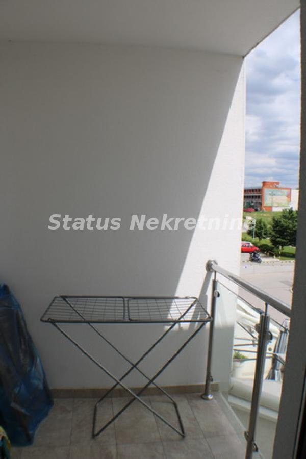 Jednoiposoban stan na prodaju, Sremska Kamenica, Novi Sad, 50m², 2. sprat, 154.500 €