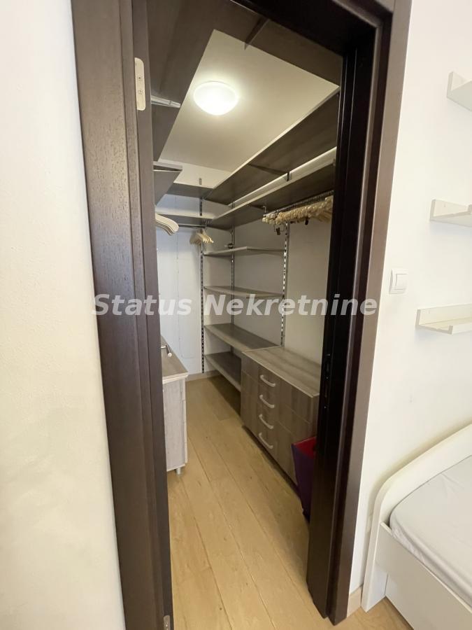 Trosoban stan na prodaju, Liman 3, Novi Sad, 105m², 2. sprat, 432.600 €