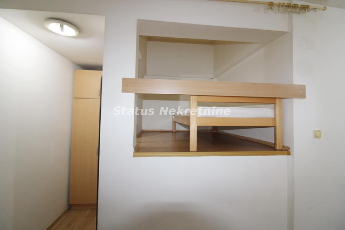 Garsonjera za izdavanje, Bulevar Oslobođenja, Novi Sad, 27m², 250 €/mes