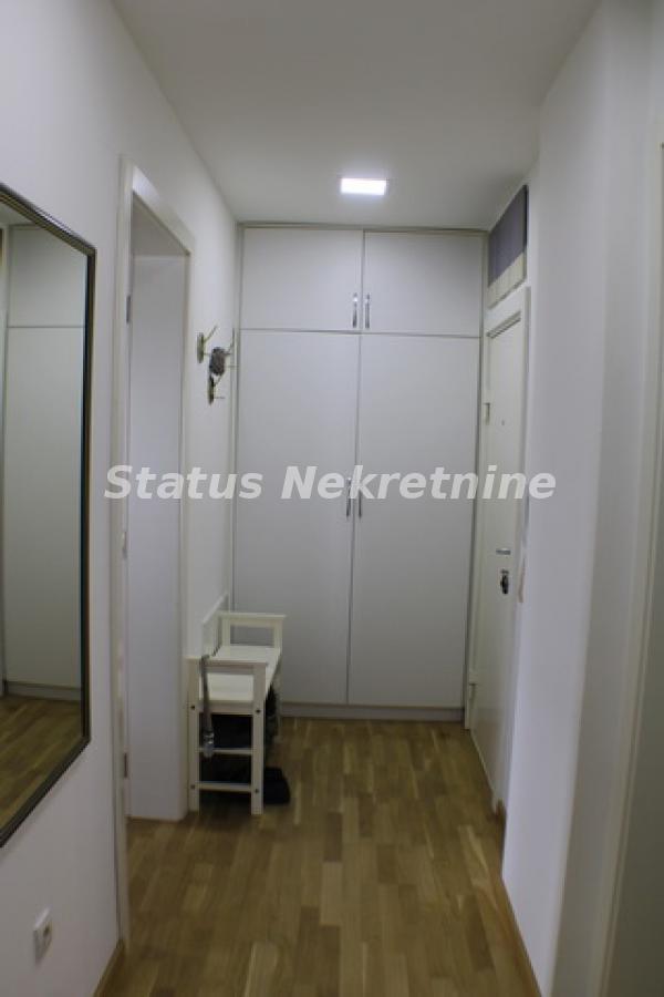 Jednoiposoban stan na prodaju, Sremska Kamenica, Novi Sad, 50m², 2. sprat, 154.500 €