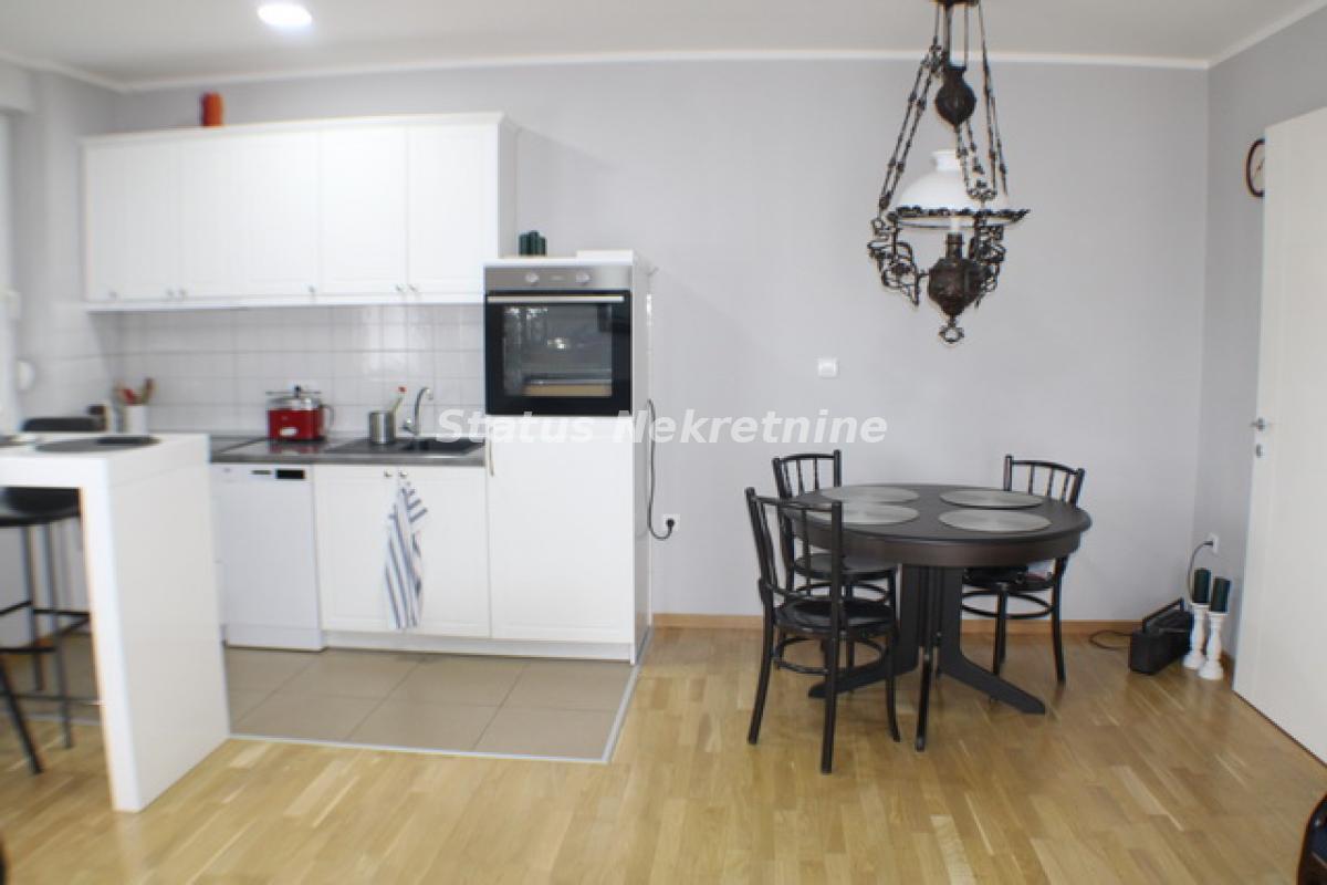 Jednoiposoban stan na prodaju, Sremska Kamenica, Novi Sad, 50m², 2. sprat, 154.500 €