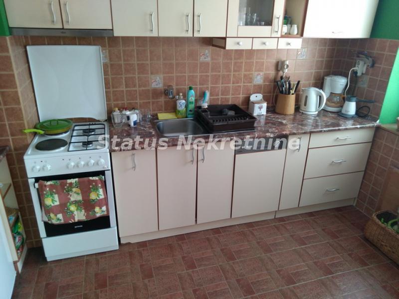 Kuća na prodaju, Temerin – Centar, Temerin, 450m², 196.000 €